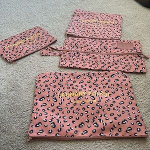 Missio Travel Pouches